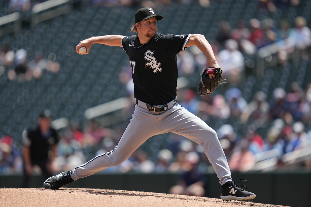 Chicago White Sox starting pitcher Erick Fedde (47) delivers during the fourth inning of a baseball game against the Minnesota Twins, Wednesday, June 3, 2026, in Minneapolis. (AP Photo/Abbie Parr)