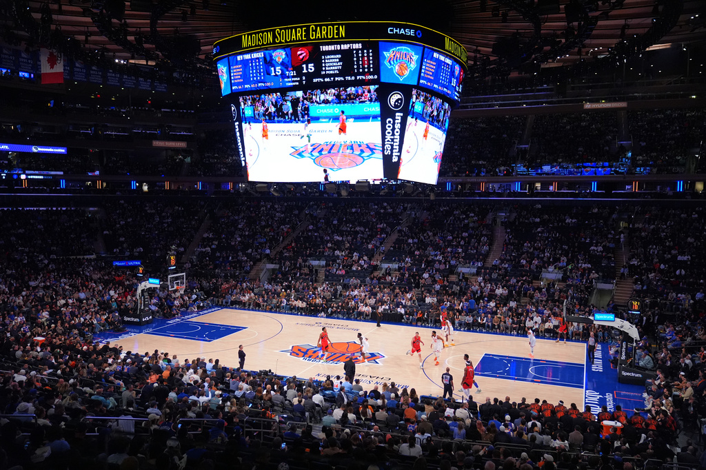 The Toronto Raptors play the New York Knicks during the first half of a preseason NBA basketball game Thursday, Oct. 15, 2026, in New York. (AP Photo/Frank Franklin II)
