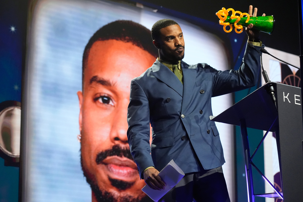 Michael B. Jordan accepts the icon award for his roles in "Sinners" during the 37th Palm Springs International Film Festival Film Awards on Saturday, Jan. 3, 2026 at Palm Springs Convention Center in Palm Springs, Calif. (AP Photo/Chris Pizzello)
