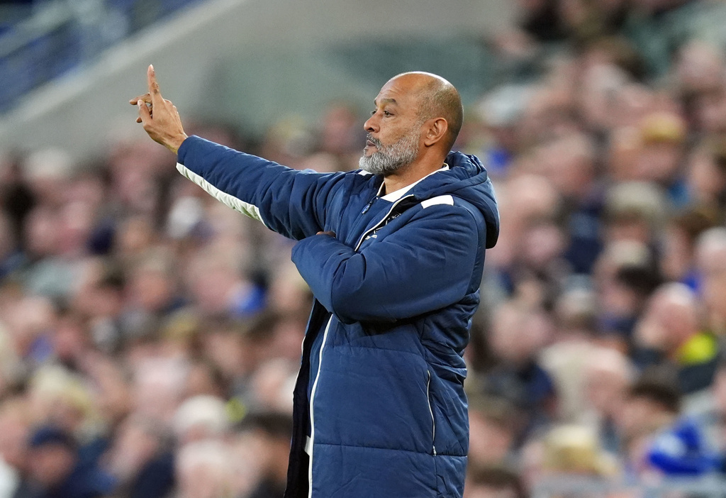 West Ham United manager Nuno Espirito Santo gestures during the English Premier League soccer match between Everton and West Ham United at the Hill Dickinson Stadium, Liverpool, England, Monday, Sept. 29, 2025. (Martin Rickett/PA via AP)