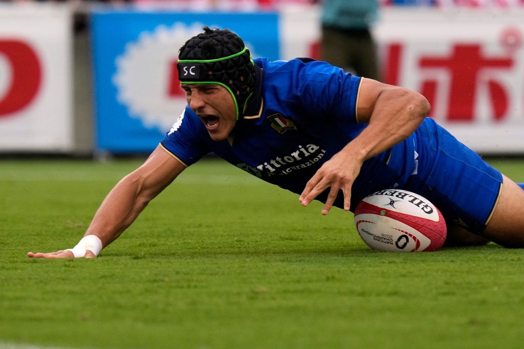 Italy's Juan Ignacio Brex scores a try during a Nations Championship rugby match between Japan and Italy in Tokyo, Saturday, July 4, 2026. (AP Photo/Shuji Kajiyama)