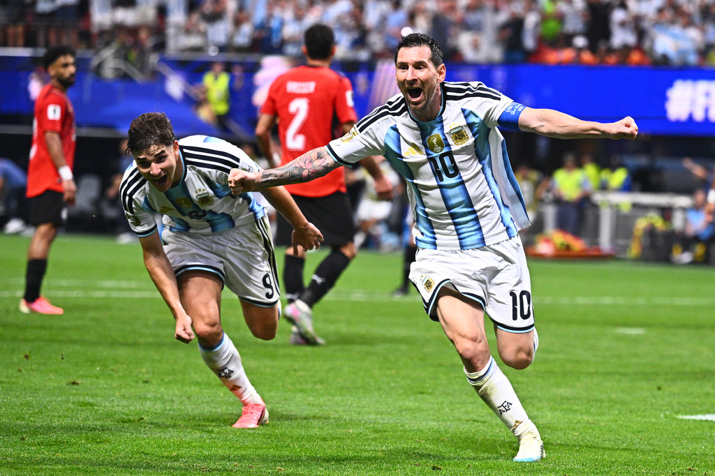 Argentina's Lionel Messi (10) celebrates scoring their second goal during the World Cup round of 16 soccer match between Argentina and Egypt in Atlanta, Tuesday, July 7, 2026. (AP Photo)