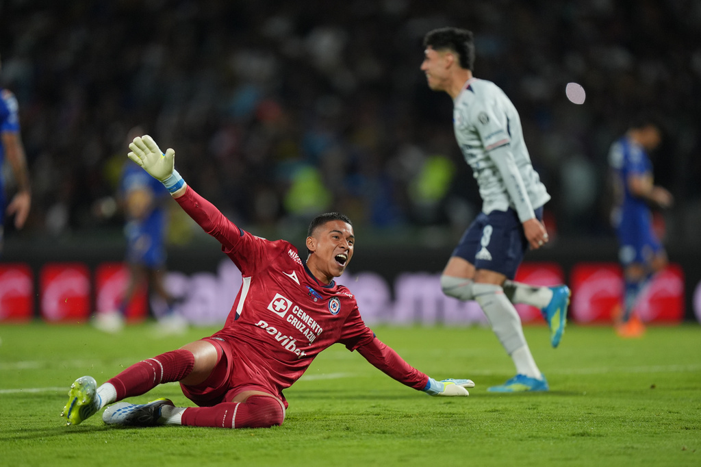 Cruz Azul's goalkeeper Kevin Mier celebrates after beating Pumas during the Mexican soccer league second leg final match in Mexico City, Sunday, May 24, 2026. (AP Photo/Fernando Llano)