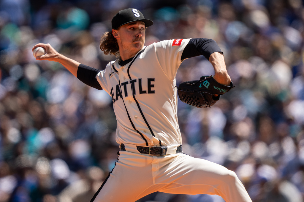 Seattle Mariners starter Bryce Miller delivers a pitch during the first inning of a baseball game against the Arizona Diamondbacks, Sunday, May 31, 2026, in Seattle. (AP Photo/Stephen Brashear)