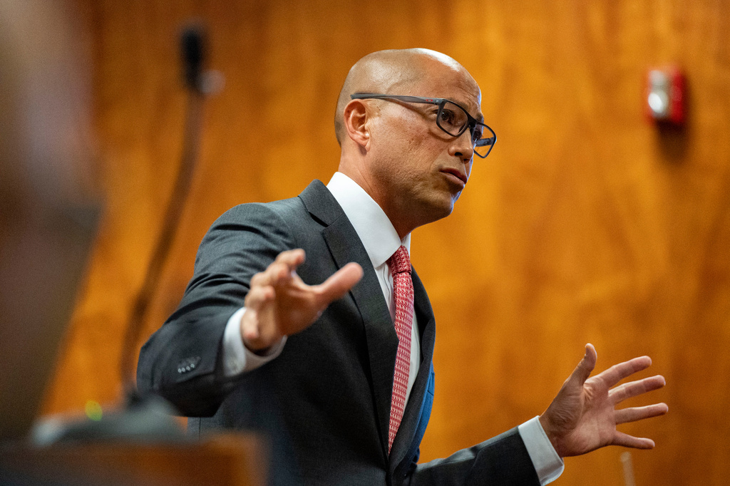 Defense attorney Thomas Otake delivers closing arguments during the attempted murder trial of Gerhardt Konig, in a courtroom, Tuesday, April 7, 2026, in Honolulu. (AP Photo/Mengshin Lin, Pool)
