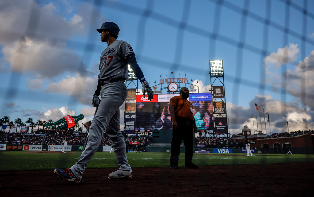 Shohei Ohtani (17) walks to the on deck circle in the third inning as the San Francisco Giants played the Los Angeles Dodgers in San Francisco, on Tuesday, April 21, 2026. (Carlos Avila Gonzalez/San Francisco Chronicle via AP)