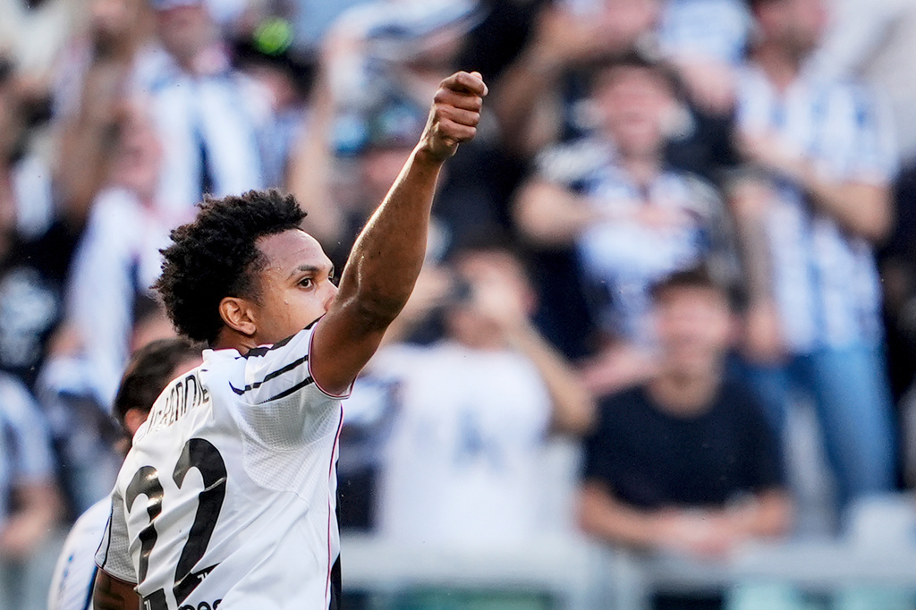Juventus' Weston McKennie celebrates after scoring their side's second goal of the game during the Serie A soccer match between Juventus Fc and Genoa in Turin, Italy, Monday April 6, 2026. (Fabio Ferrari/LaPresse via AP)