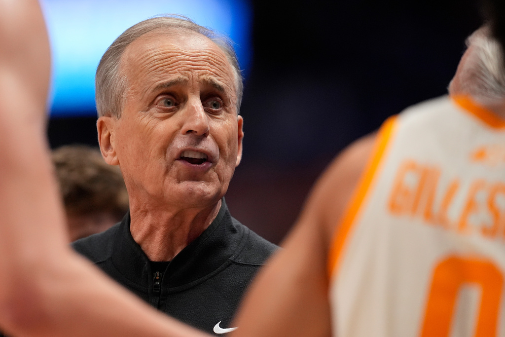 Tennessee head coach Rick Barnes yells at his players during the first half of an NCAA college basketball game against Auburn in the second round of the Southeastern Conference tournament Thursday, March 12, 2026, in Nashville, Tenn. (AP Photo/George Walker IV)