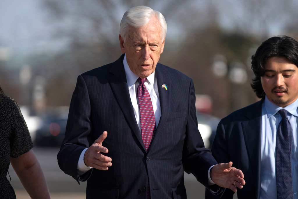 Rep. Steny Hoyer, D-Md., leaves after speaking on the House floor at the Capitol, Thursday, Jan. 8, 2026, in Washington. (AP Photo/Mark Schiefelbein)