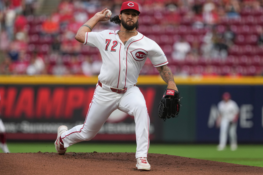 Cincinnati Reds pitcher Lyon Richardson delivers during the first inning of a baseball game against the Kansas City Royals, Monday, June 1, 2026, in Cincinnati. (AP Photo/Kareem Elgazzar)