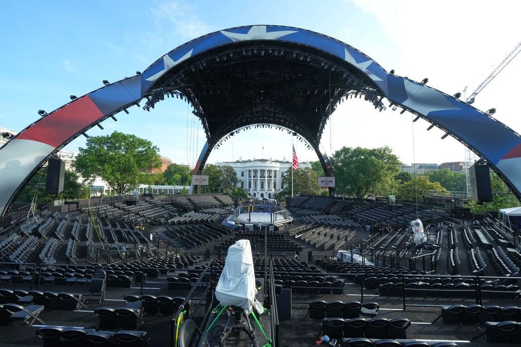 The arena for the UFC Freedom 250 fights on the South Lawn of the White House is photographed Thursday, June 11, 2026, in Washington. (AP Photo/Alex Brandon)
