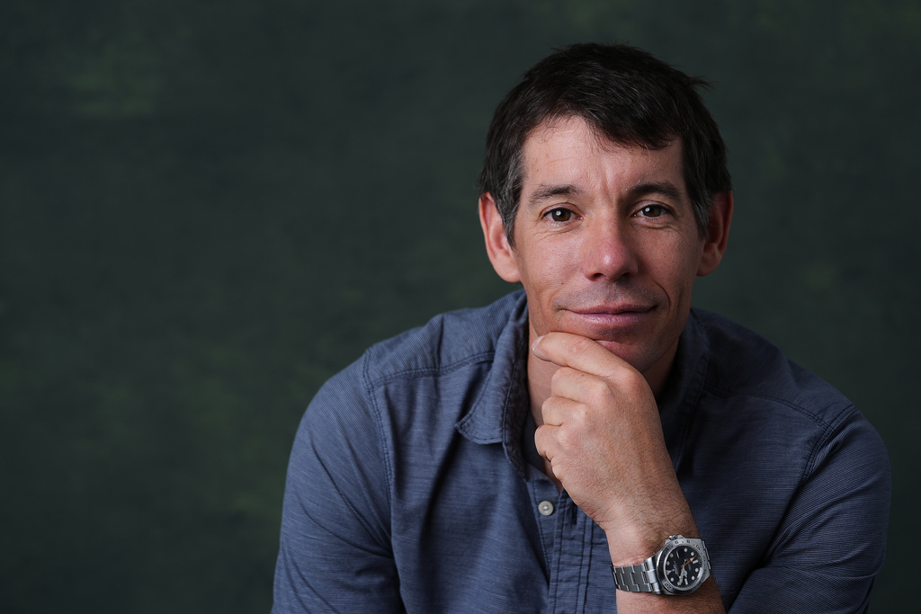 Professional climber Alex Honnold poses, Tuesday, Oct. 21, 2025, in Los Angeles. (AP Photo/Marcio Jose Sanchez)