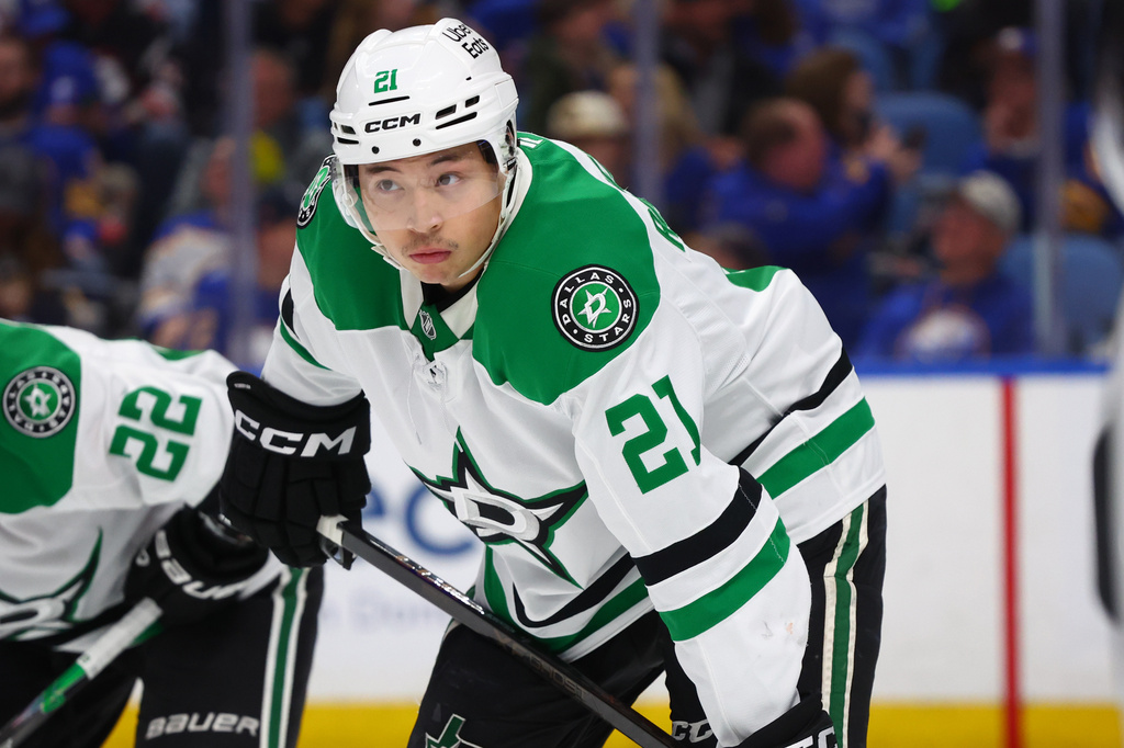 FILE - Dallas Stars left wing Jason Robertson (21) looks on during the first period of an NHL hockey game against the Buffalo Sabres on April 15, 2026, in Buffalo, N.Y. (AP Photo/Jeffrey T. Barnes, File)
