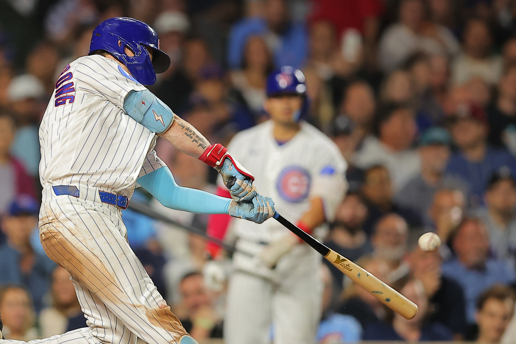 Chicago Cubs' Pete Crow-Armstrong hits a home run during the seventh inning of a baseball game against the Atlanta Braves, Wednesday, Sept. 16, 2026, in Chicago. (AP Photo/Melissa Tamez)