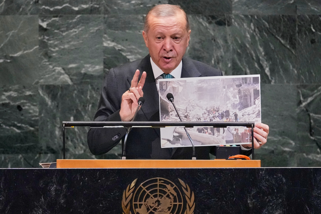 Turkey President Recep Tayyip Erdogan addresses the 80th session of the United Nations General Assembly, Tuesday, Sept. 23, 2025. (AP Photo/Richard Drew)