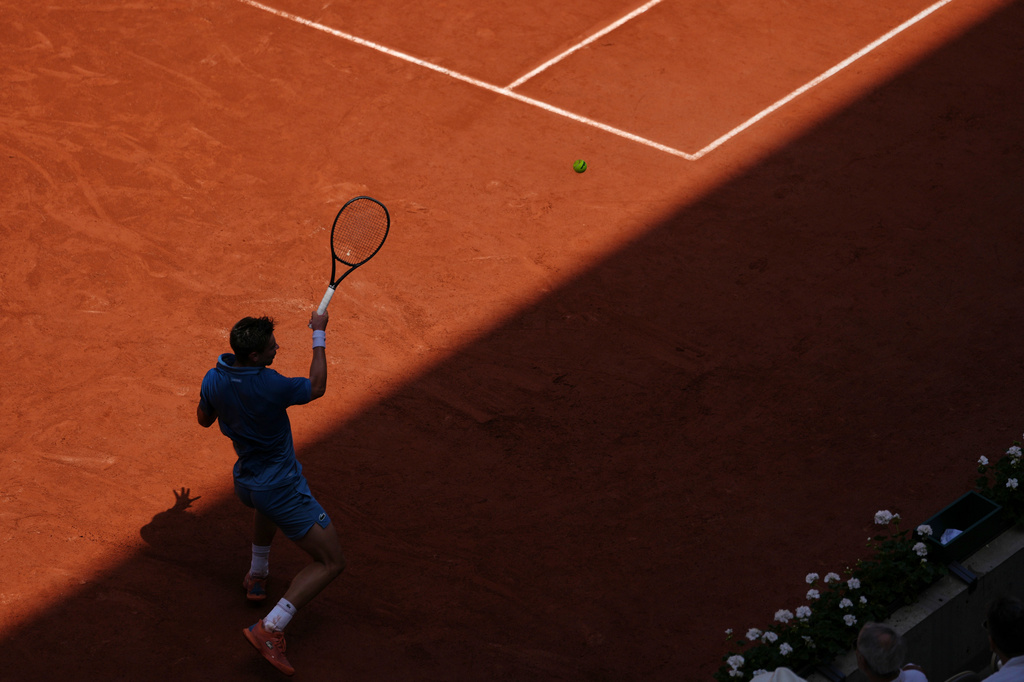 Arthur Gea of France returns to Karen Khachanov of Russia during the first round men's singles tennis match at the French Open tennis tournament in Paris, Sunday, May 24, 2026. (AP Photo/Aurelien Morissard)