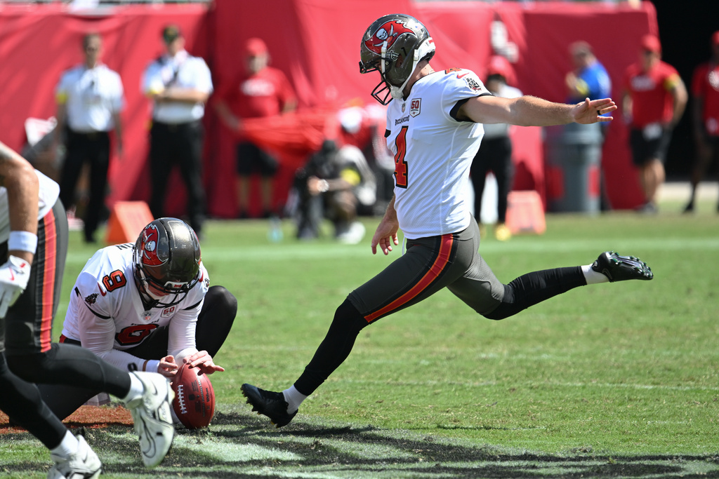 Tampa Bay Buccaneers kicker Chase McLaughlin (4) kicks a field goal during the second quarter of an NFL football game against the Philadelphia Eagles, Sunday, Sept. 28, 2025, in Tampa, Fla. (AP Photo/Jason Behnken)