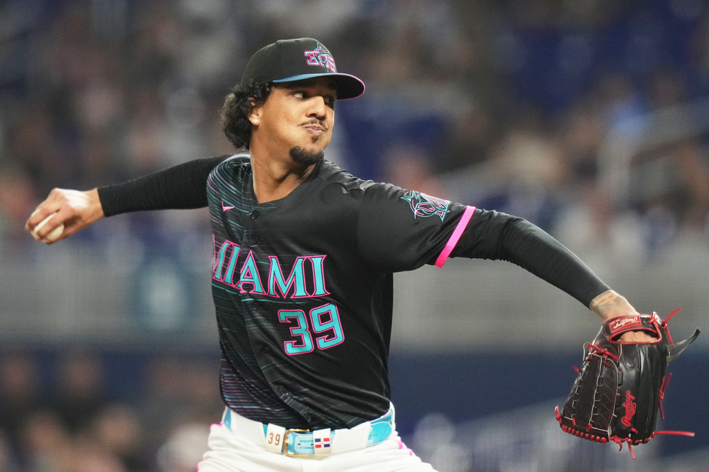 Miami Marlins starting pitcher Eury Pérez throws during the fourth inning of a baseball game against the Atlanta Braves, Friday, Sept. 25, 2026, in Miami. (AP Photo/Lynne Sladky)