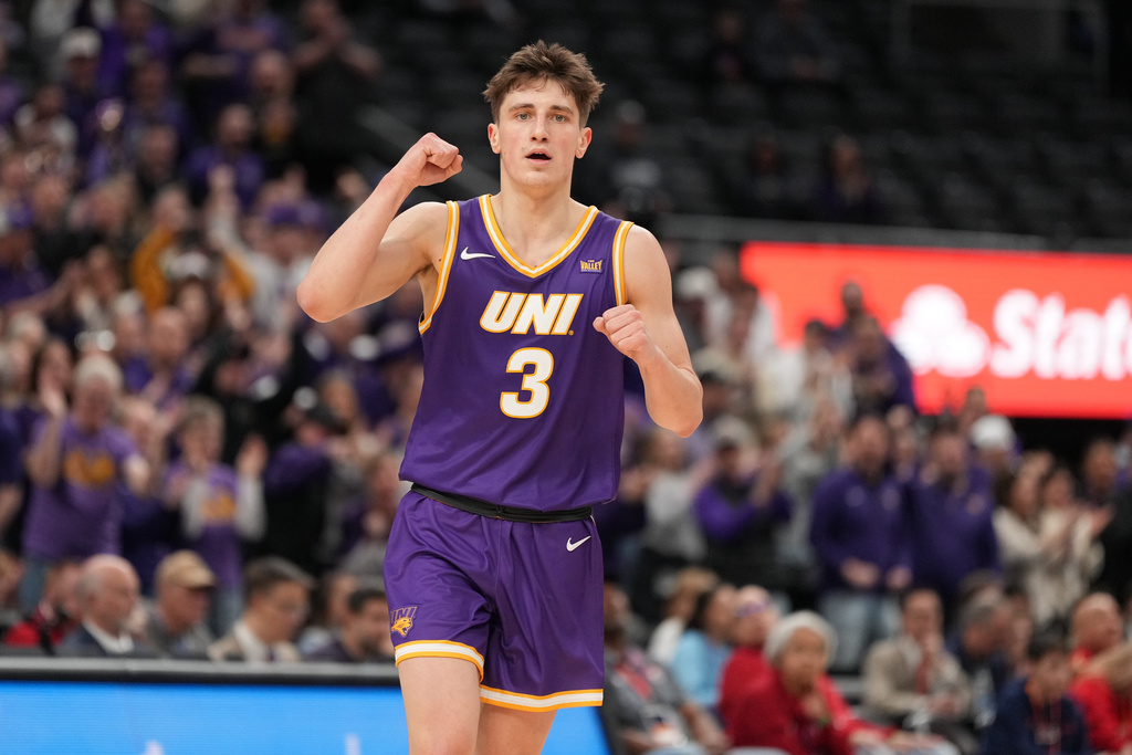 Northern Iowa's Max Weisbrod celebrates during the first half of the championship game against UIC in the Missouri Valley Conference NCAA college basketball tournament Sunday, March 8, 2026, in St. Louis. (AP Photo/Jeff Roberson)
