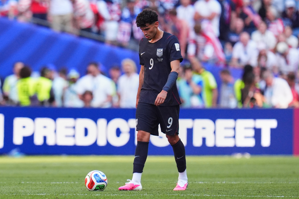 United States' Ricardo Pepi (9) reacts after Belgium scored a goal during the World Cup round of 16 soccer match in Seattle, Monday, July 6, 2026. (AP Photo/Manu Fernandez)