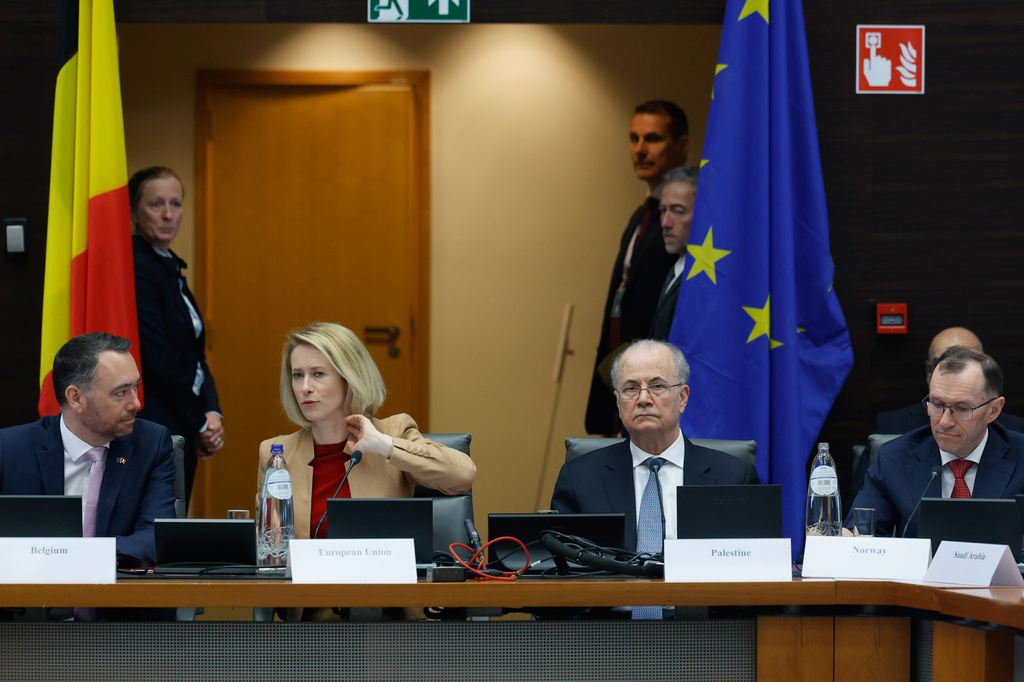 From left, Belgium's Foreign Minister Maxime Prevot, European Union foreign policy chief Kaja Kallas, Palestinian Prime Minister Mohammad Mustafa and Norway's Foreign Minister Espen Barth Eide during a meeting of the Global Alliance for the Implementation of the Two-State Solution in Brussels, Monday, April 20, 2026. (AP Photo/Geert Vanden Wijngaert)