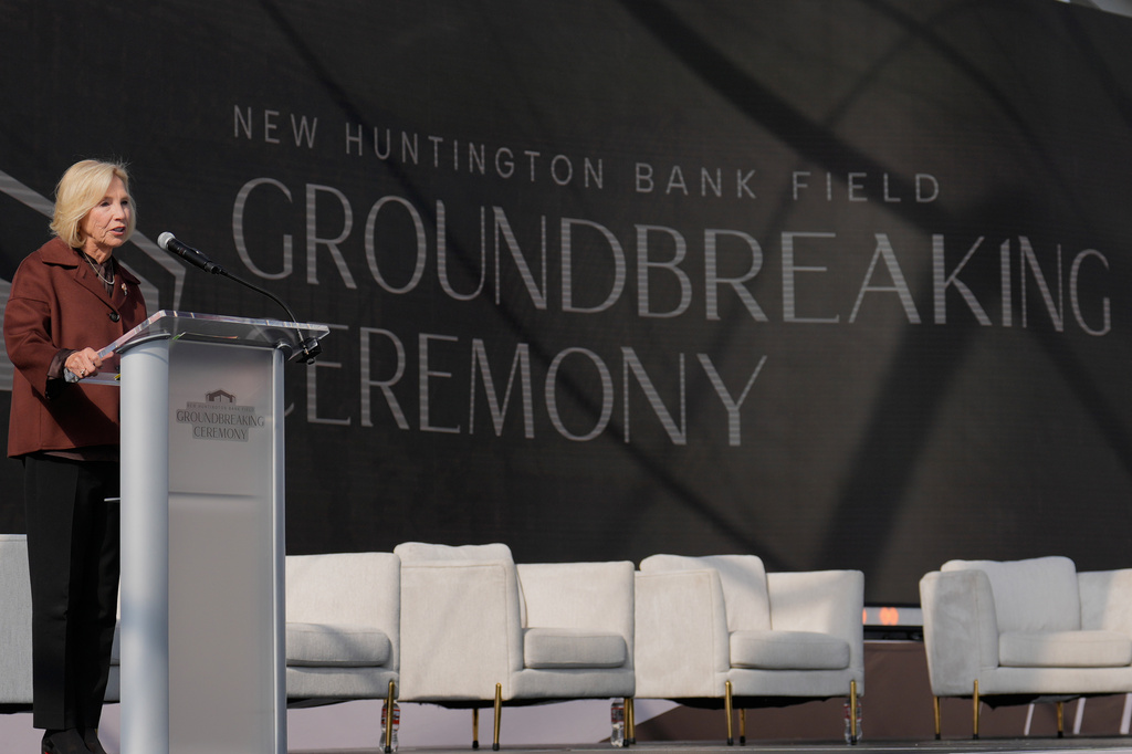 Dee Haslam, one of the principal owners of the Cleveland Browns, speaks during groundbreaking ceremonies for the the team's new stadium in Brook Park, Ohio, Thursday, April 30, 2026. (AP Photo/Sue Ogrocki)
