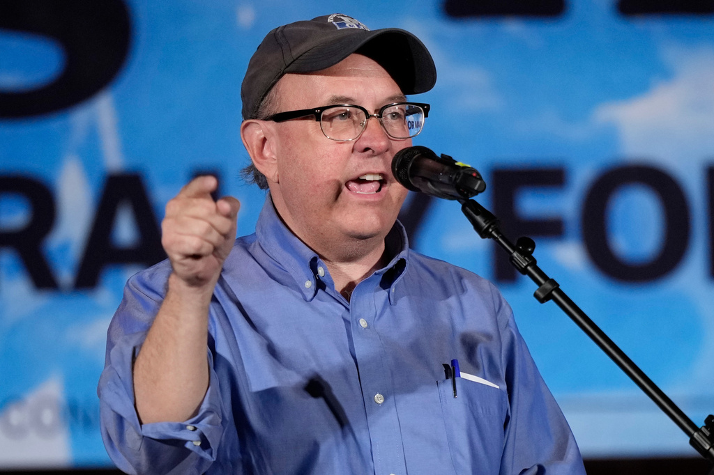 Matt Dunlap, a Democratic candidate for Congress, speaks at a campaign event Friday, June 5, 2026, in Bar Harbor, Maine. (AP Photo/Robert F. Bukaty)