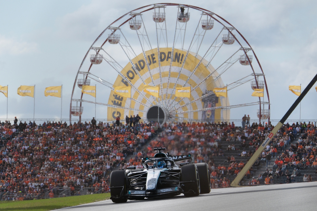 Mercedes driver George Russell of Britain in action during the sprint qualifying at the Formula One Dutch Grand Prix in Zandvoort , Netherlands, Friday, Aug. 21, 2026. (AP Photo/Patrick Post)