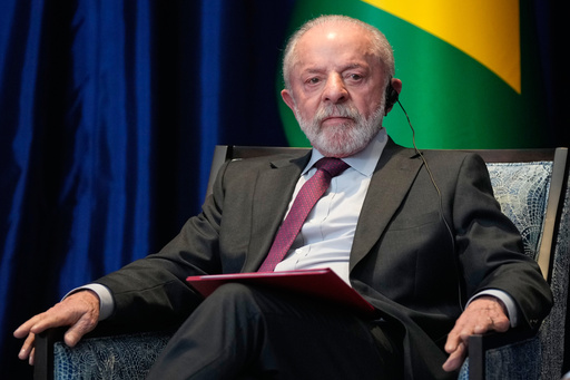 Brazil's President Luiz Inacio Lula da Silva reacts during a meeting with President Donald Trump on the sidelines of the ASEAN Summit in Kuala Lumpur, Malaysia, Sunday, Oct. 26, 2025. (AP Photo/Mark Schiefelbein) Brazil's President Luiz Inacio Lula da Silva reacts during a meeting with President Donald Trump on the sidelines of the ASEAN Summit in Kuala Lumpur, Malaysia, Sunday, Oct. 26, 2025. (AP Photo/Mark Schiefelbein)