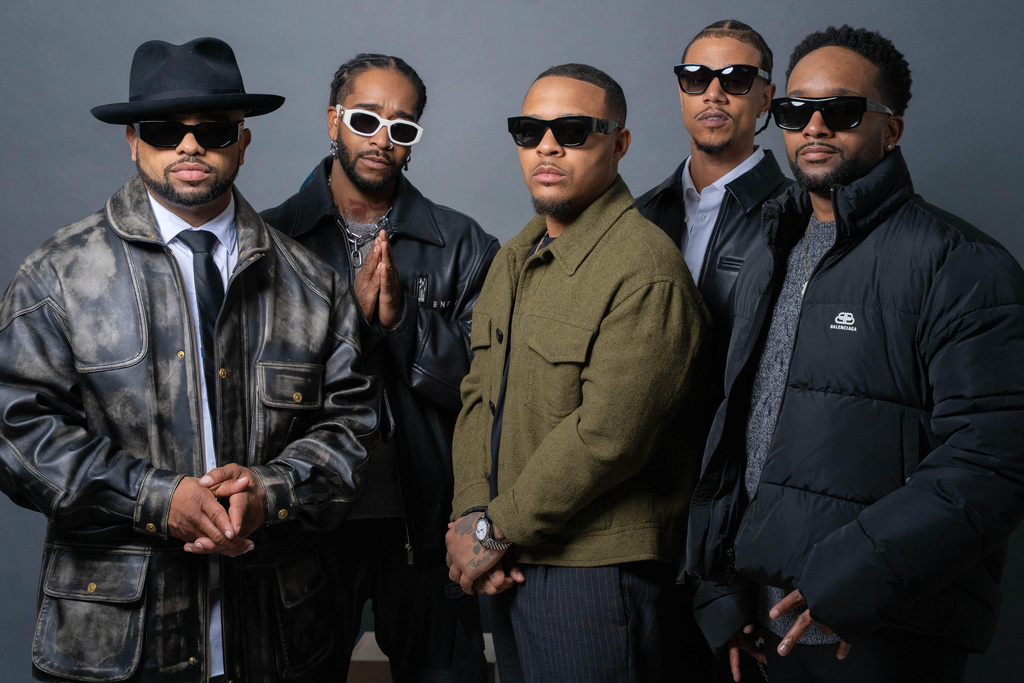 Bow Wow, center, poses for a portrait with Raz-B, from left, Omarion, Lil Fizz, and J-Boog of B2K on Thursday, Feb. 19, 2026, in New York. (AP Photo/Gary Gerard Hamilton)