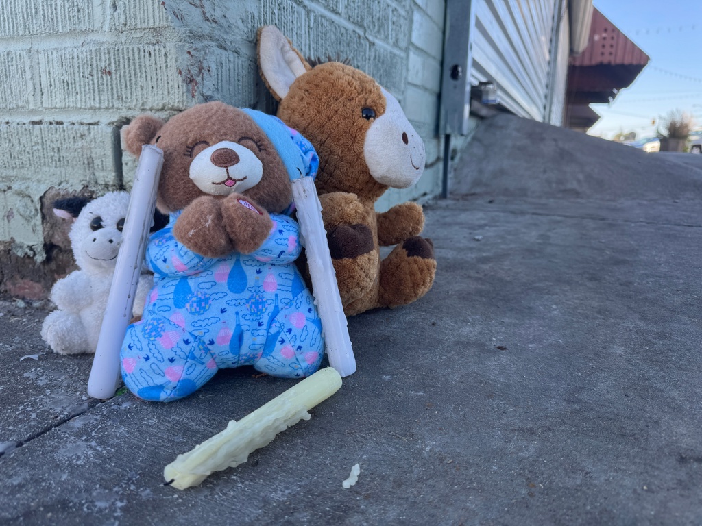 A small memorial sat near the site of the Leland, Miss., mass shooting on Thursday, Oct. 16, 2025. (AP Photo/Sophie Bates)