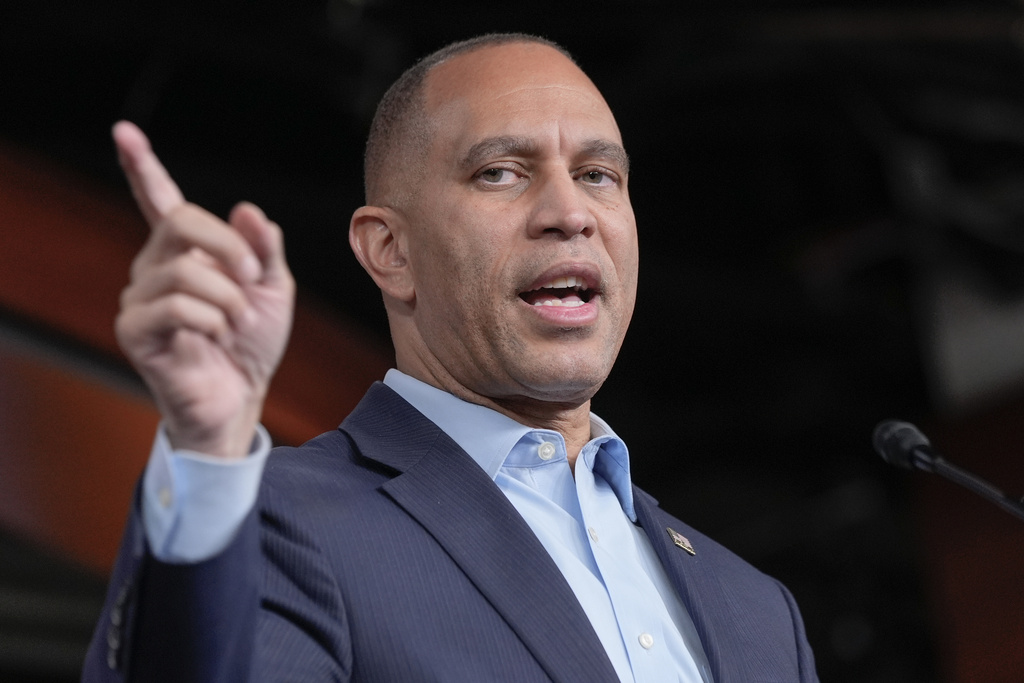 House Minority Leader Hakeem Jeffries, D-N.Y., speaks during a news conference on the 30th day of a government shutdown on Capitol Hill, Thursday, Oct. 30, 2025, in Washington. (AP Photo/Mariam Zuhaib)