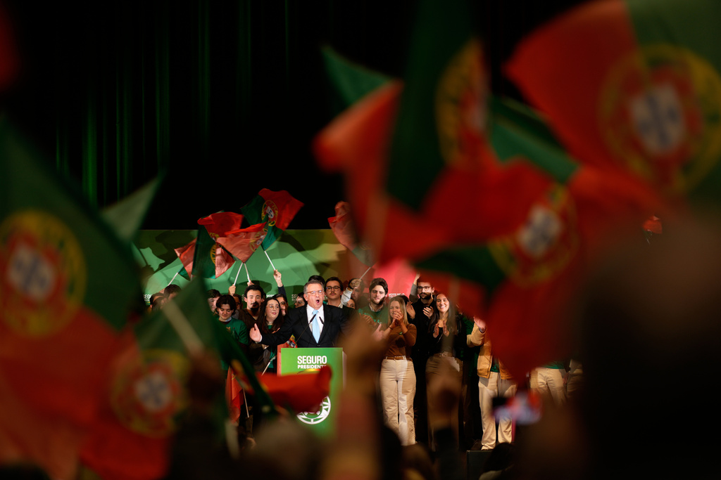 Presidential candidate Antonio Jose Seguro, of the center-left Socialist Party, delivers a speech at his campaign closing rally ahead of Sunday's presidential election, in Lisbon, Friday, Jan. 16, 2026. (AP Photo/Armando Franca)