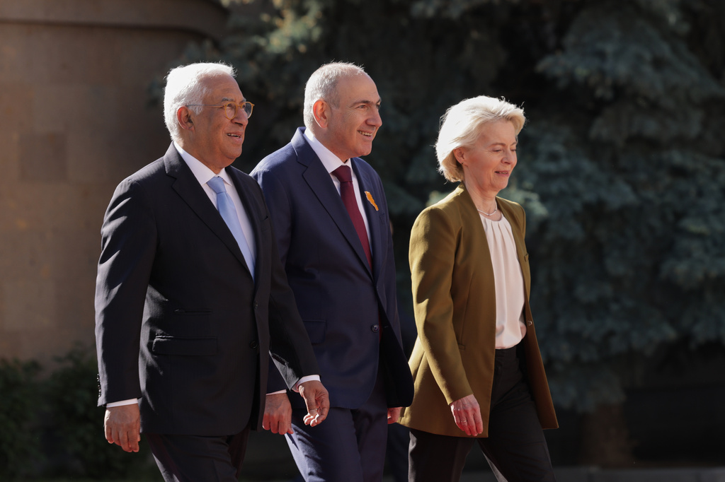 From left, European Council President Antonio Costa, Armenia's Prime Minister Nikol Pashinyan and European Commission President Ursula von der Leyen arrive for the EU-Armenia summit at the Presidential Palace in Yerevan, Armenia, Tuesday, May 5, 2026. (AP Photo/Anthony Pizzoferrato)