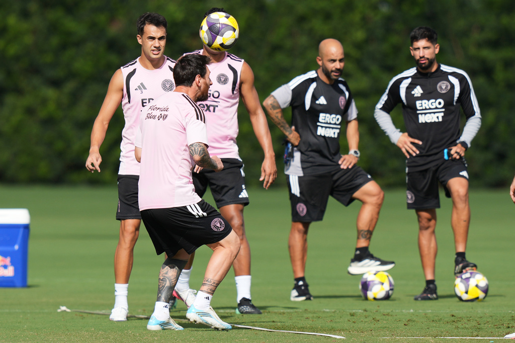 Inter Miami forward Leo Messi, left, front, works out during a training session ahead of the Campeones Cup soccer match against Cruz Azul, Tuesday, Sept. 15, 2026, in Fort Lauderdale, Fla. (AP Photo/Lynne Sladky)