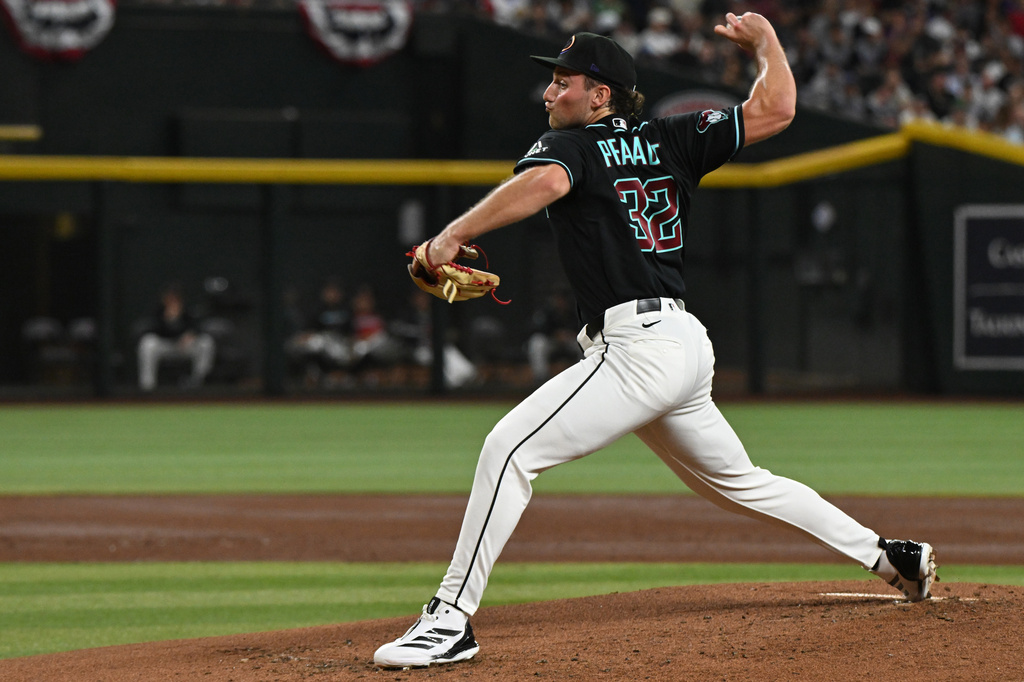 Arizona Diamondbacks' Brandon Pfaadt pitches during the third inning of a baseball game against the New York Yankees, Saturday, Sept. 19, 2026, in Phoenix. (AP Photo/Caitlin O'Hara)