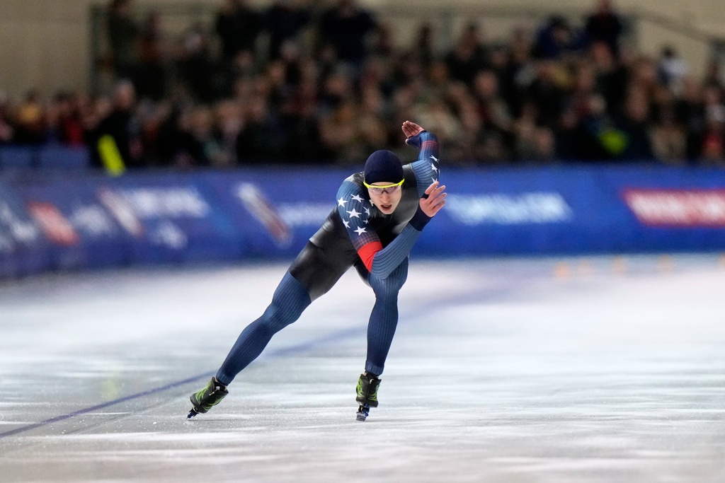 Jordan Stolz competes in the men's 500 meters at the U.S. Olympic trials for long track speed skating at the Pettit National Ice Center Sunday, Jan. 4, 2026 in Milwaukee. (AP Photo/Morry Gash)