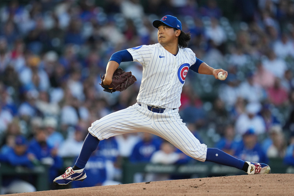 Chicago Cubs starting pitcher Shota Imanaga (18) throws against the Philadelphia Phillies during the first inning of a baseball game Tuesday, April 21, 2026, in Chicago. (AP Photo/Erin Hooley)