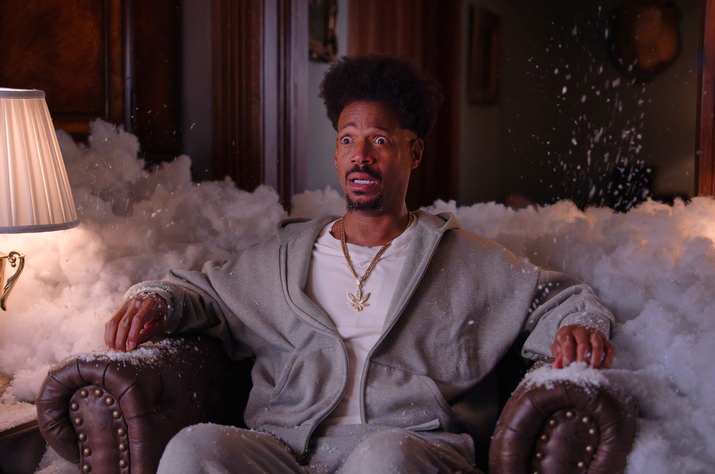 This image released by Paramount Pictures shows Marlon Wayans in a scene from "Scary Movie." (Quantrell Colbert/Paramount Pictures via AP)