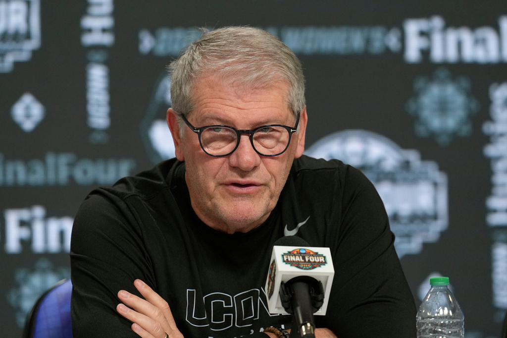 UConn head coach Geno Auriemma answers a question during a news conference prior to the national semifinals at the Women's Final Four of the NCAA college basketball tournament, Thursday, April 2, 2026, in Phoenix. (AP Photo/Ross D. Franklin)