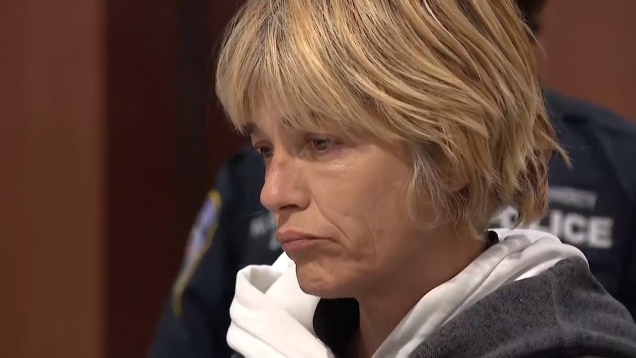 Actor Selma Blair has been arrested after she was accused of injuring two flight attendants on a trip from Los Angeles to New York. She was also accused of kicking a police officer taking her to the hospital and kicking a nurse once she got there. (Oct. 13)