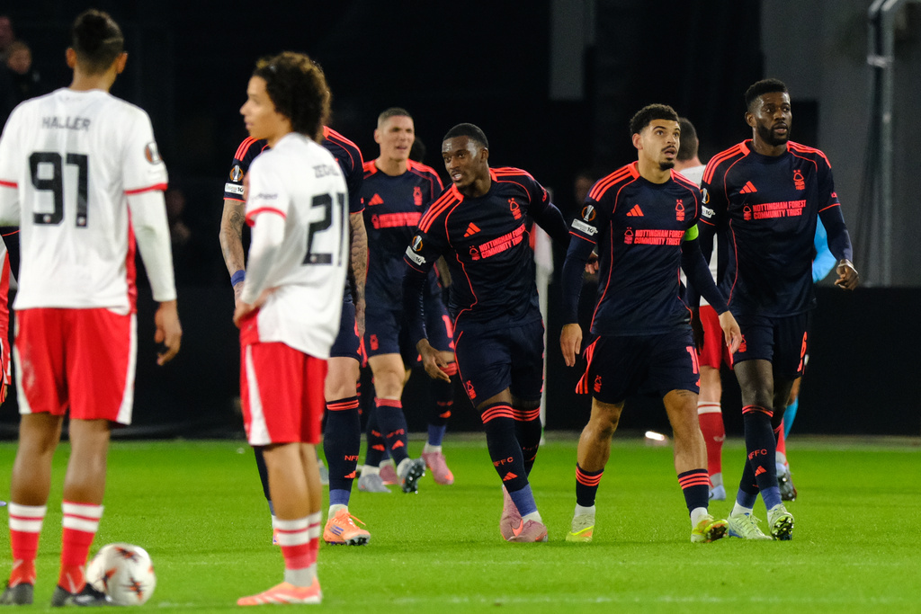Nottingham Forest's Igor Jesus, second right, celebrates with teammates after scoring his side's second goal during the Europa League opening phase soccer match between Utrecht and Nottingham Forest, in Utrecht, Netherlands, Thursday, Dec. 11, 2025. (AP Photo/Patrick Post)