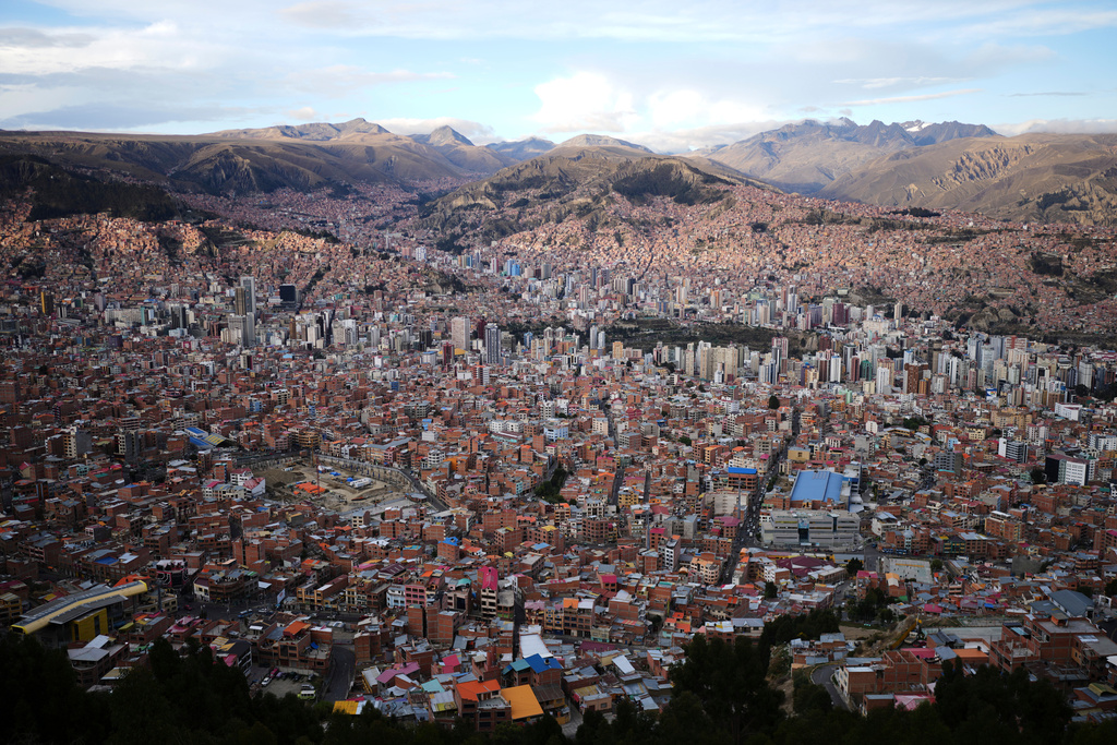 A view of La Paz, Bolivia, Thursday, Oct. 16, 2025, ahead of the upcoming presidential runoff election. (AP Photo/Natacha Pisarenko)