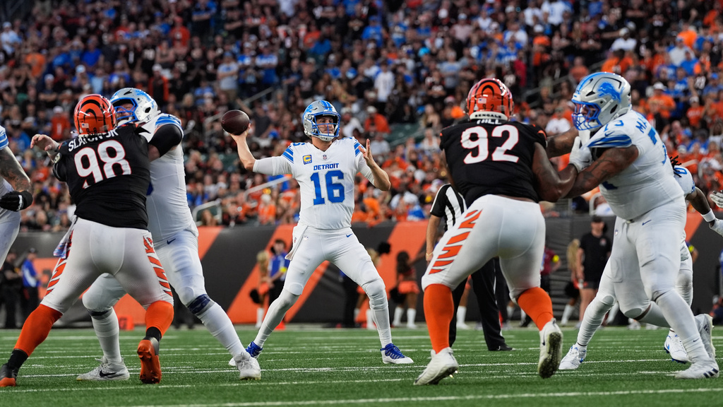 Detroit Lions quarterback Jared Goff (16) throws against the Cincinnati Bengals during the second half of an NFL football game Sunday, Oct. 5, 2025, in Cincinnati. (AP Photo/Carolyn Kaster)