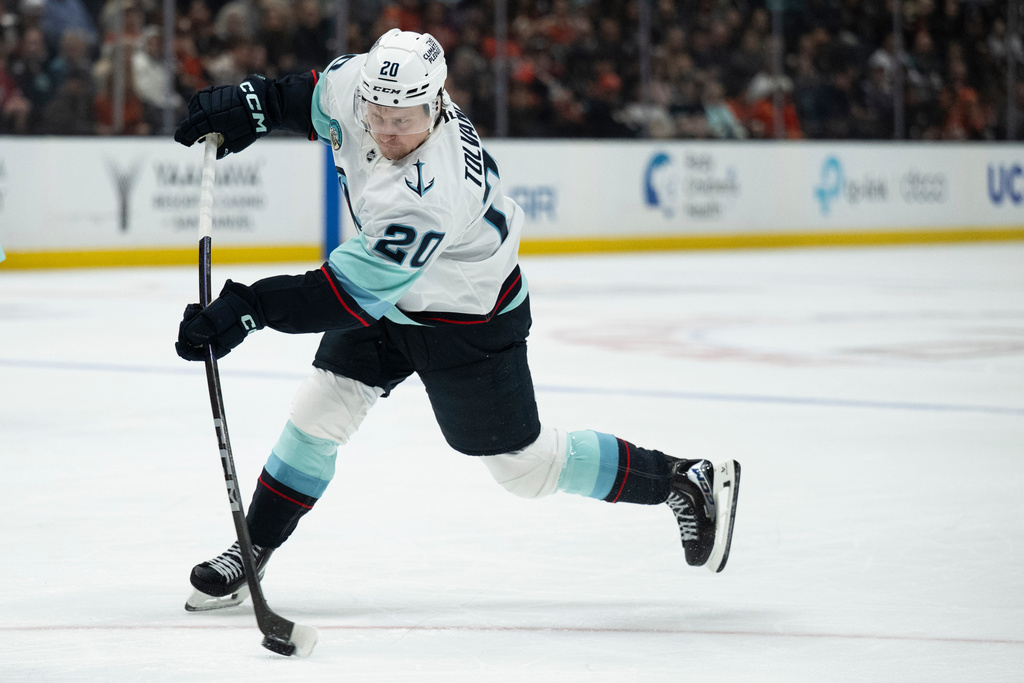 Seattle Kraken right wing Eeli Tolvanen shoots during the second period of an NHL hockey game against the Anaheim Ducks, Monday, Dec. 22, 2025, in Anaheim, Calif. (AP Photo/Kyusung Gong)