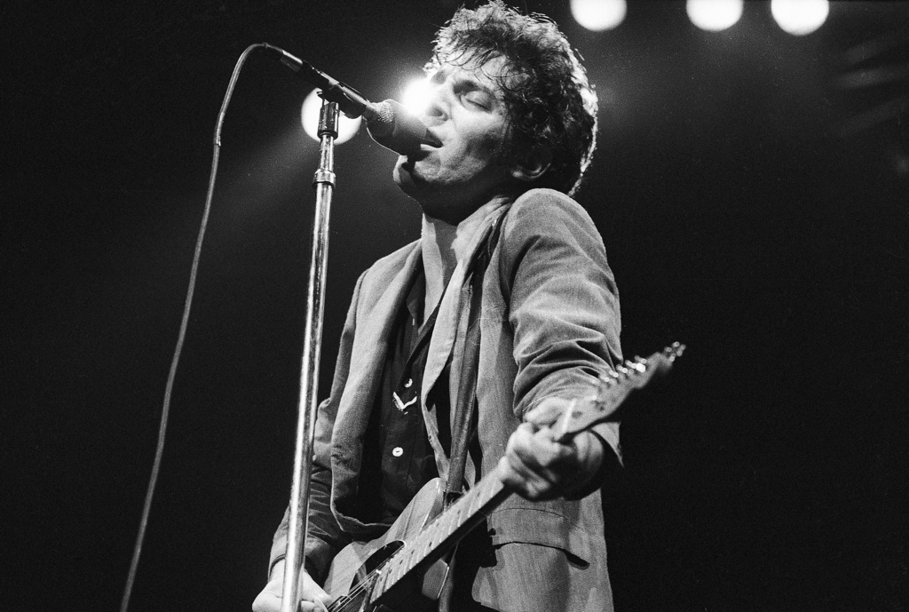 FILE - Bruce Springsteen performs in New York on Aug. 21, 1978. (AP Photo/Jim Pozarik, File)