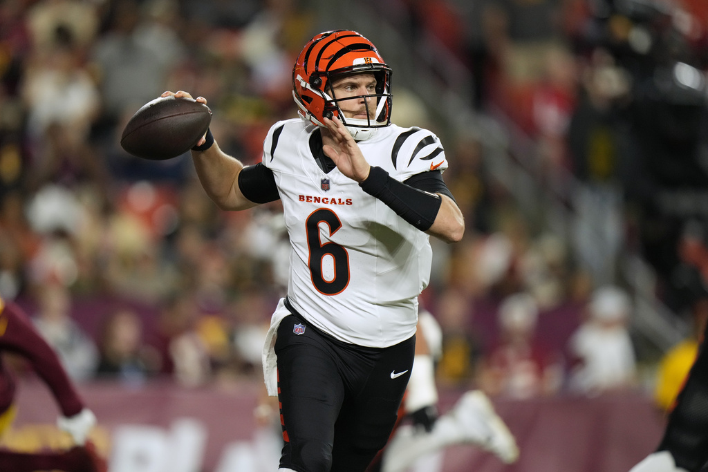 Cincinnati Bengals quarterback Jake Browning throws during the first half of a preseason NFL football game against the Washington Commanders Monday, Aug. 18, 2025, in Landover, Md. (AP Photo/Stephanie Scarbrough)