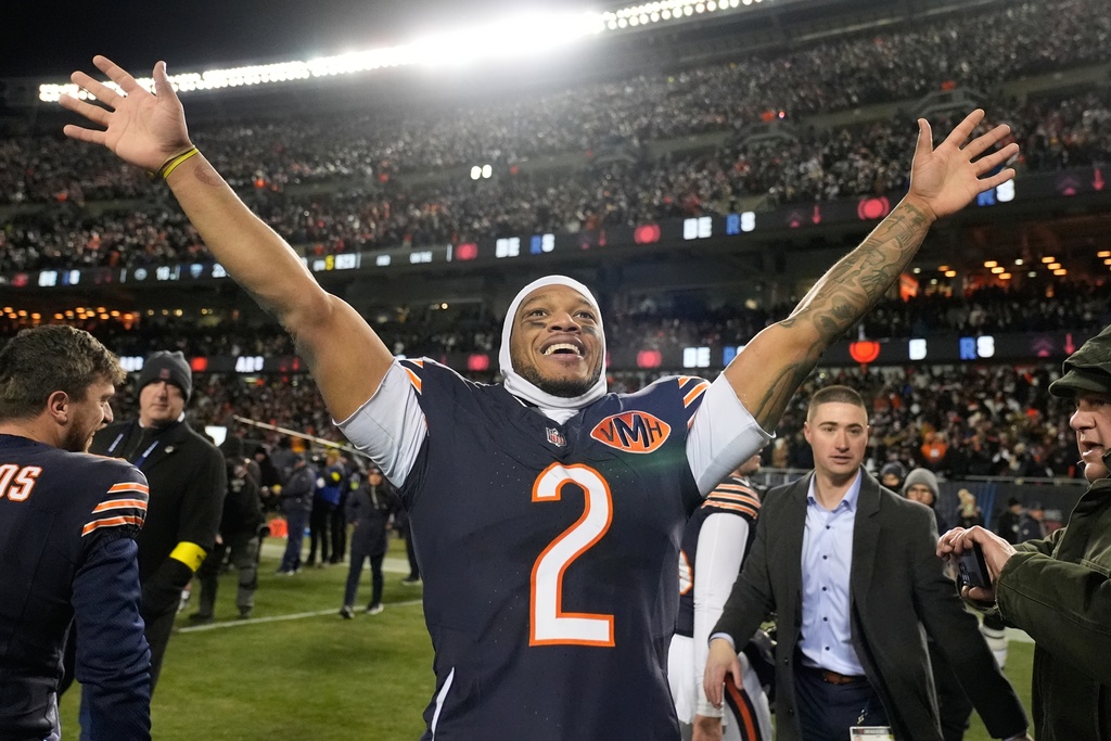Chicago Bears' DJ Moore celebrates after an NFL football game against the Green Bay Packers Saturday, Dec. 20, 2025, in Chicago. (AP Photo/Erin Hooley)