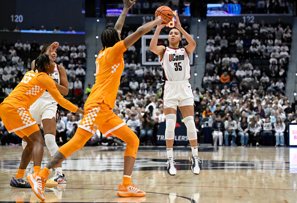 UConn guard Azzi Fudd (35) shoots in the first half of an NCAA college basketball game against Tennessee, Sunday, Feb. 1, 2026, in Hartford, Conn. (AP Photo/Jessica Hill)