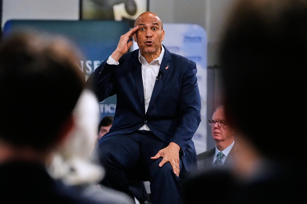 Sen. Cory Booker, D-N.J., addresses a gathering Friday, Nov. 14, 2025, in Manchester, N.H. (AP Photo/Charles Krupa)